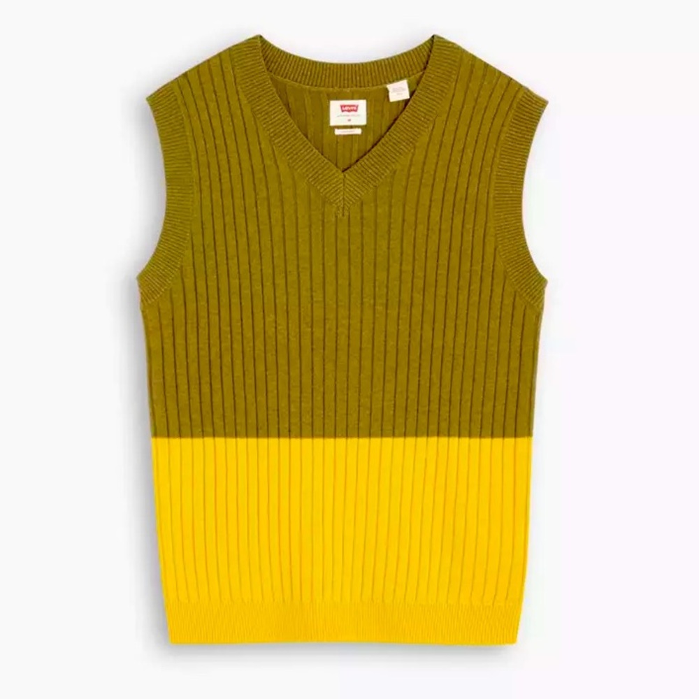Levi’s sweater vest NWT